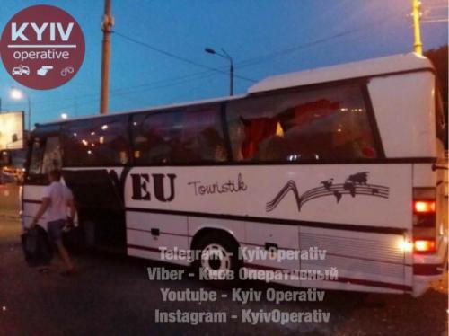 В Киеве неизвестные напали на пассажиров междугородного автобуса