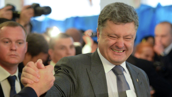 Украинские СМИ твердят о победе Порошенко в выборах Президента Украины, спустя час после закрытия избирательных участков