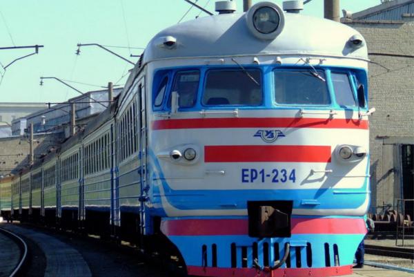 Начальника поезда "Симферополь - Донецк" задержали на границе за перевозку медикаментов для раненых