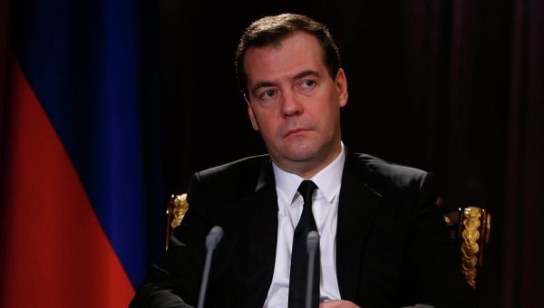 Дмитрий Медведев потребовал оказать гуманитарную помощь жителям Украины