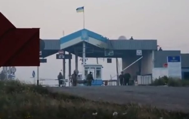 Украинский истребитель пересёк воздушное пространство России, а на российских полях остались воронки от миномётных обстрелов
