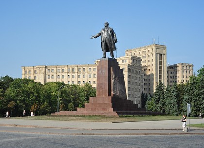 В Харькове с самой большой площади Европы, хунта хочет убрать памятник Ленину.
