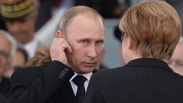 Меркель требует объяснений от Путина