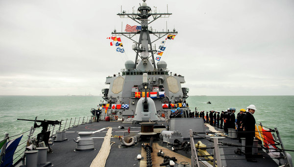 Эсминец военно-морских сил США Ross вошел в акваторию Черного моря