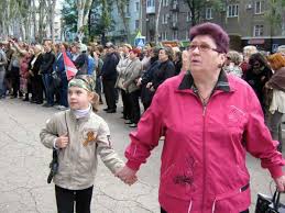 "День знаний" в Донецке. Школьная линейка под обстрелом