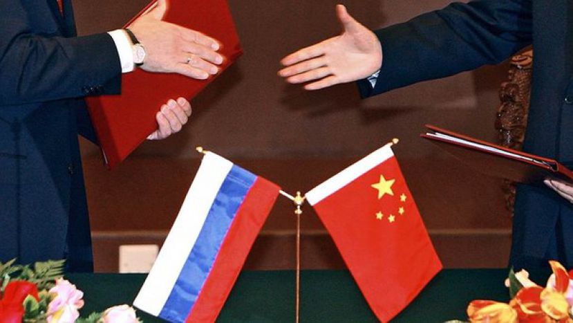 Россия и Китай заключили более 30 соглашений в ходе визита главы Госсовета КНР в Москву