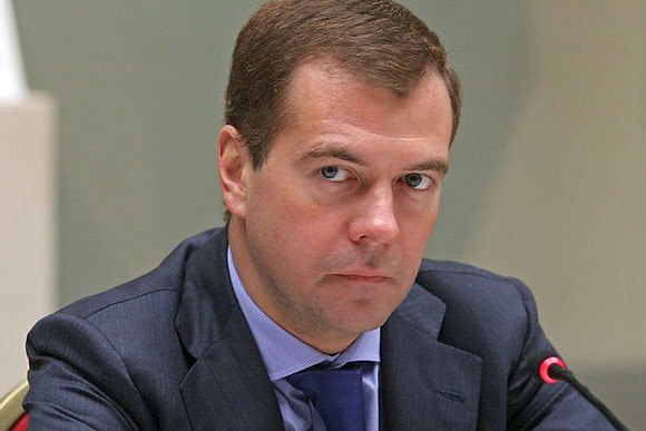 Медведев: "На российские компании в Украине наезжает рэкет"
