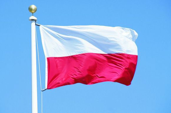 Польша помнит о беженцах из Донбасса и решила помочь сухпайками и военной амуницией