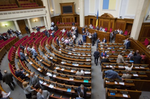 Псевдо Рада отменила внеблоковый статус Украины