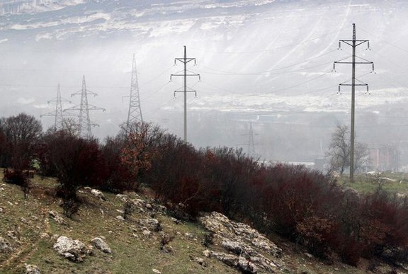 Почти 50% населения Крыма остаются без электроэнергии
