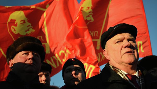 Зюганов призвал помочь тем, кто воюет в Донбассе и признать молодые республики