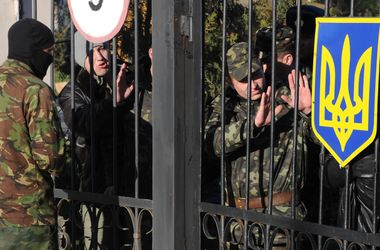 Каратели батальона "Айдар" в Киеве штурмуют Министерство обороны Украины