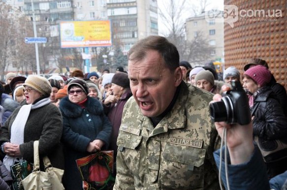 Краматорчане военному комиссару Украины: "Оставьте в покое Донбасс и валите в Америку!"
