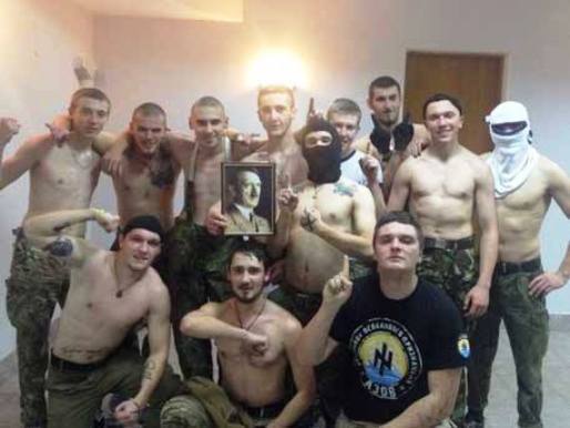"Фащизма в Украине нет? Каратели батальона "Азов" сфотографировались с Гитлером"