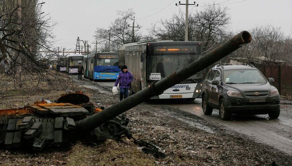 Киев сорвал эвакуацию мирных жителей из Дебальцево в ДНР