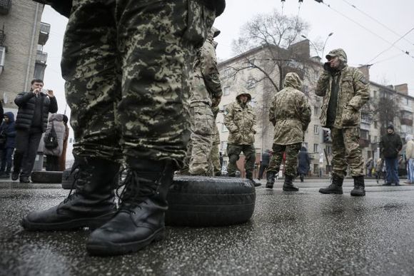 В Киеве произошли столкновения Нацгвардии и "правосеков"