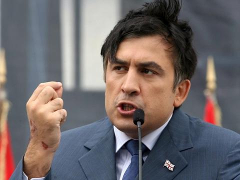 Саакашвили сообщил, что всё-таки выпросил у США оружие для Украины