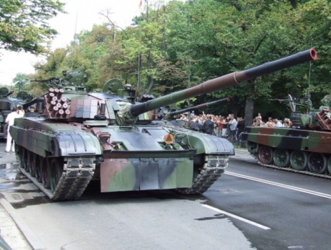 Польша перебрасывает около 300 своих танков в Украину