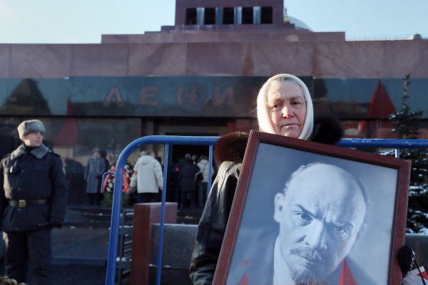 В Питере хотят похоронить Ленина на 100-летие революции