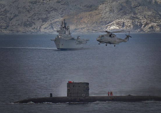 Британская подводная лодка врезалась в айсберг вовремя погони за российской