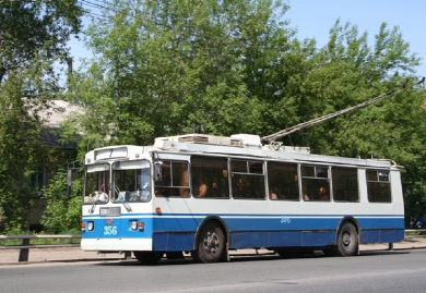Из Днепропетровского троллейбуса под крики "Убийца! Бандера!" выгнали "героя АТО"