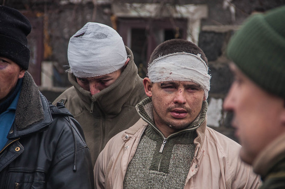 В украинских школах на День Победы покажут фильм о "киборгах"