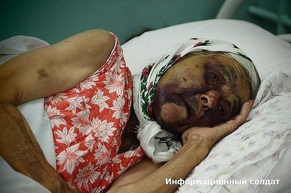 В Киеве радикалы избили старушку-ветерана ВОВ
