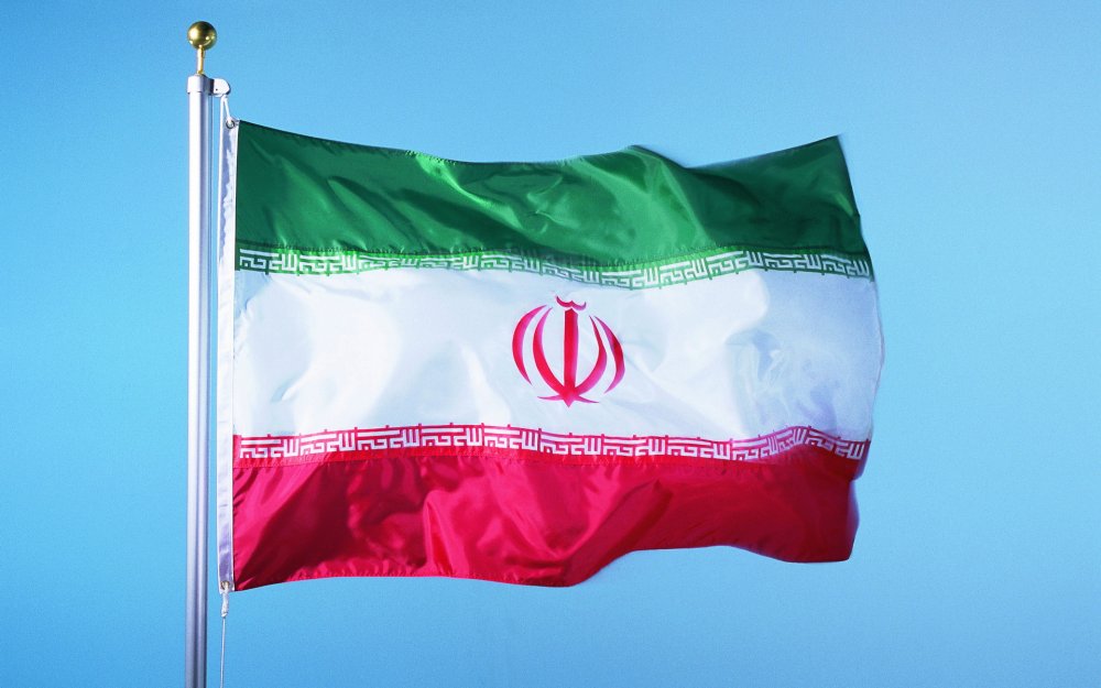Запад снял санкции с Ирана и переманивает его на свою сторону