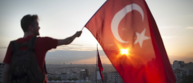 В Турции террористы напали на консульство США
