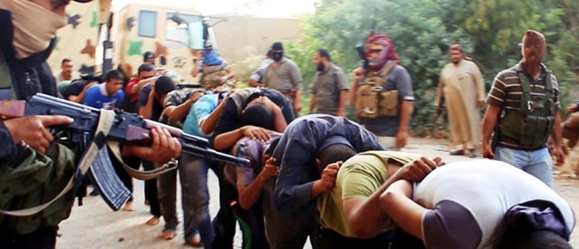 Боевики ИГИЛ захватили 127 мирных жителей за пользование мобильными телефонами