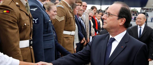 Олланд: "2015 год был для Франции ужасным"