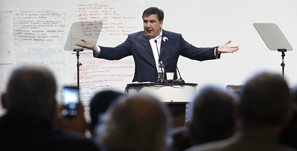 Азаров: Саакашвили похож на Остапа Бендера, только нудный