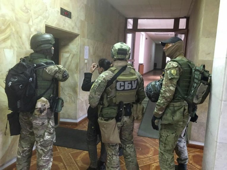 СБУ и Генпрокуратура провели обыски у Саакашвили