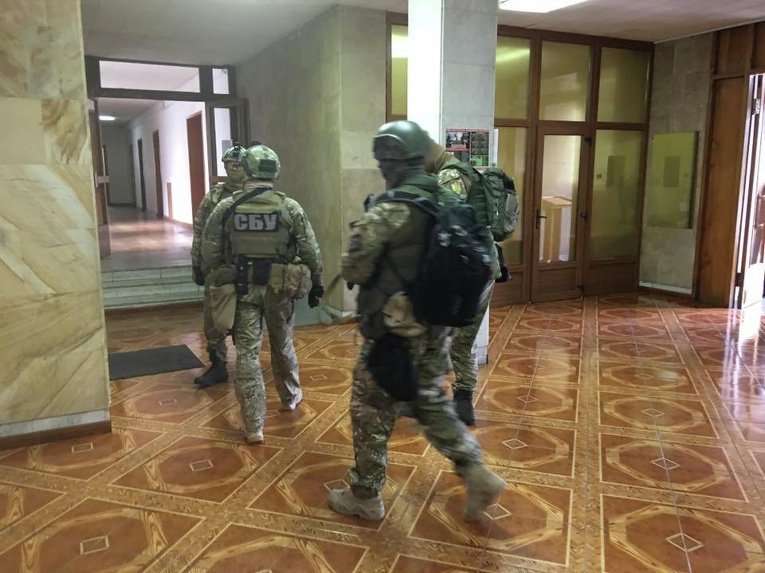 СБУ и Генпрокуратура провели обыски у Саакашвили