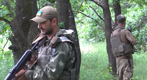 Бойцы ВСУ: Местные жители плюют нам в спину, а мужское население воюет в ДНР