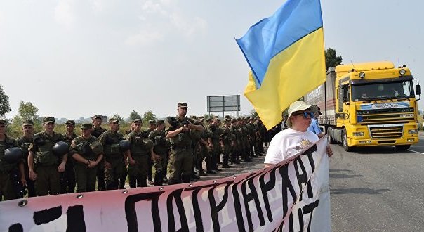 Радикалы не пустили верующих из Одессы в Киев для участия в Крестном ходе