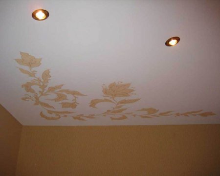 Какой натяжной потолок лучше - матовый или глянцевый?