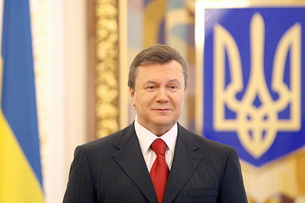 Янукович написал заявление на Луценко