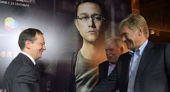 Песков посоветовал жителям США и стран Европы смотреть фильм про Сноудена