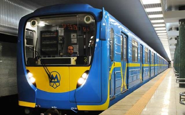 У киевского метро за долги отбирают вагоны