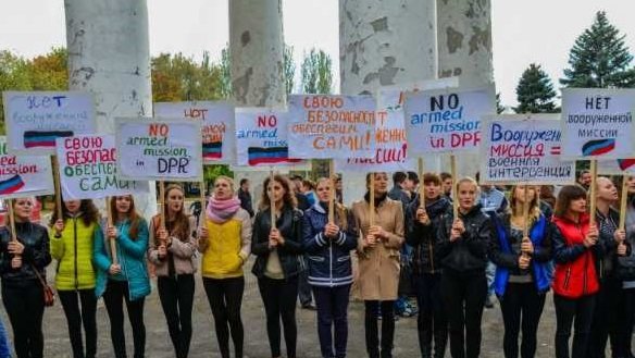 Жители ДНР разоружили иностранную миссию и выдворили за пределы Республики — учения в Донецке