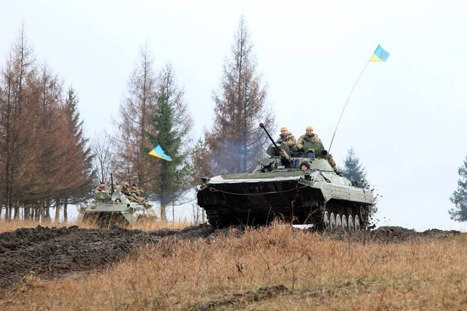 Прощай, Минск: Боевики ВСУ больше не стесняются в обстрелах, а под Мариуполем жара.