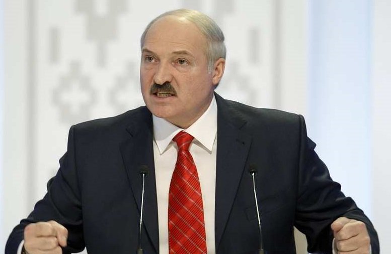 Лукашенко выразил готовность Белоруссии помочь с проведением выборов на Донбассе