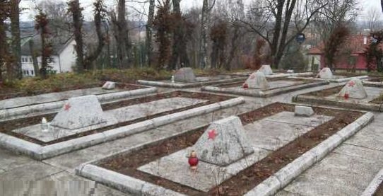 Польские волонтёры восстановили надгробия могил советских воинов
