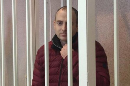 Лапшин опроверг слухи о попытке суицида и рассказал, что с первого дня в бакинской тюрьме другие заключенные угрожали его убить