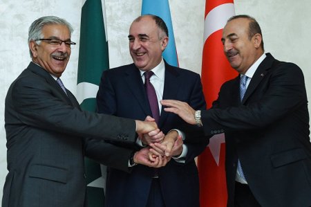 В Баку состоится пятая трехсторонняя встреча глав МИД Азербайджана, Ирана и Турции