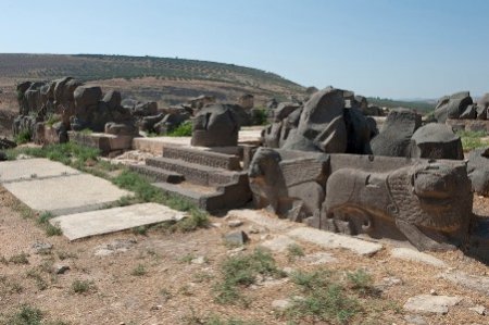 Турецкая агрессия: В Сирии повреждён древнейший храм из-за военной операции эрдогана