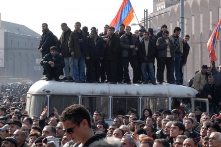 В Армении вспоминают жертв массовых беспорядков