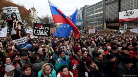 В Словакии прошли массовые протесты против коррупции