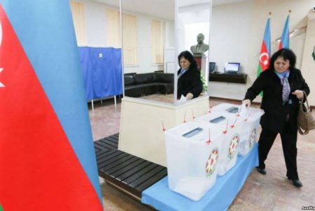 В Азербайджане наблюдателям не разрешают заходить в избирательные участки